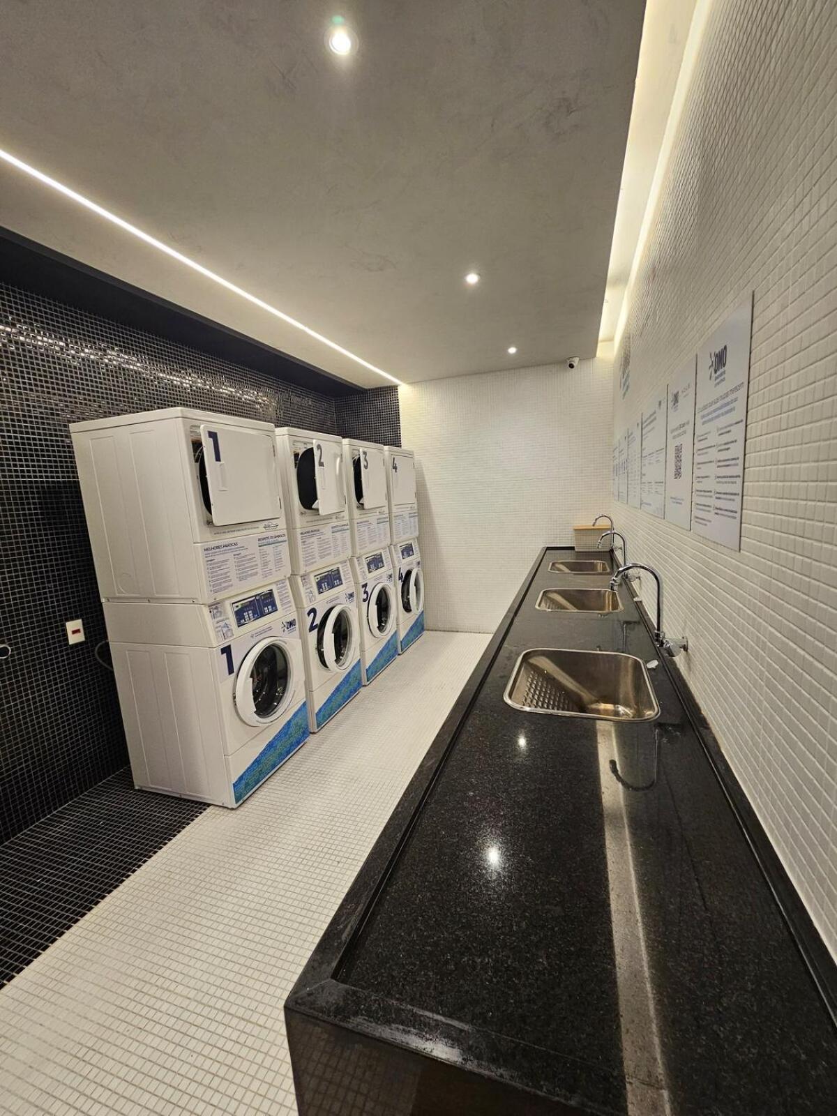 Em Moema Ao Lado Do Metro, Apartamento